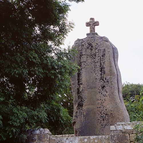 Menhir de Saint Duzec